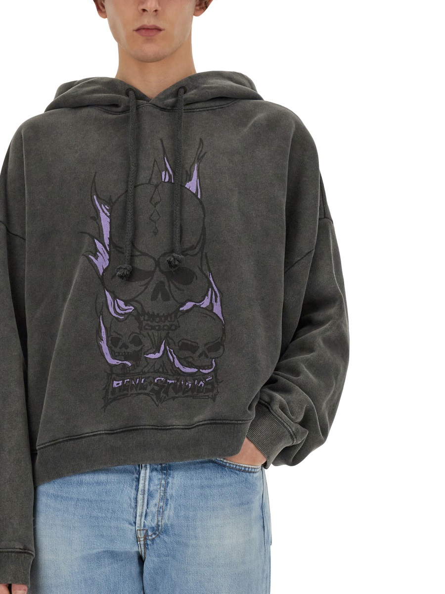 Acne Studios Skull Print Oversized Sweatshirt With Dropped Shoulders Zwart