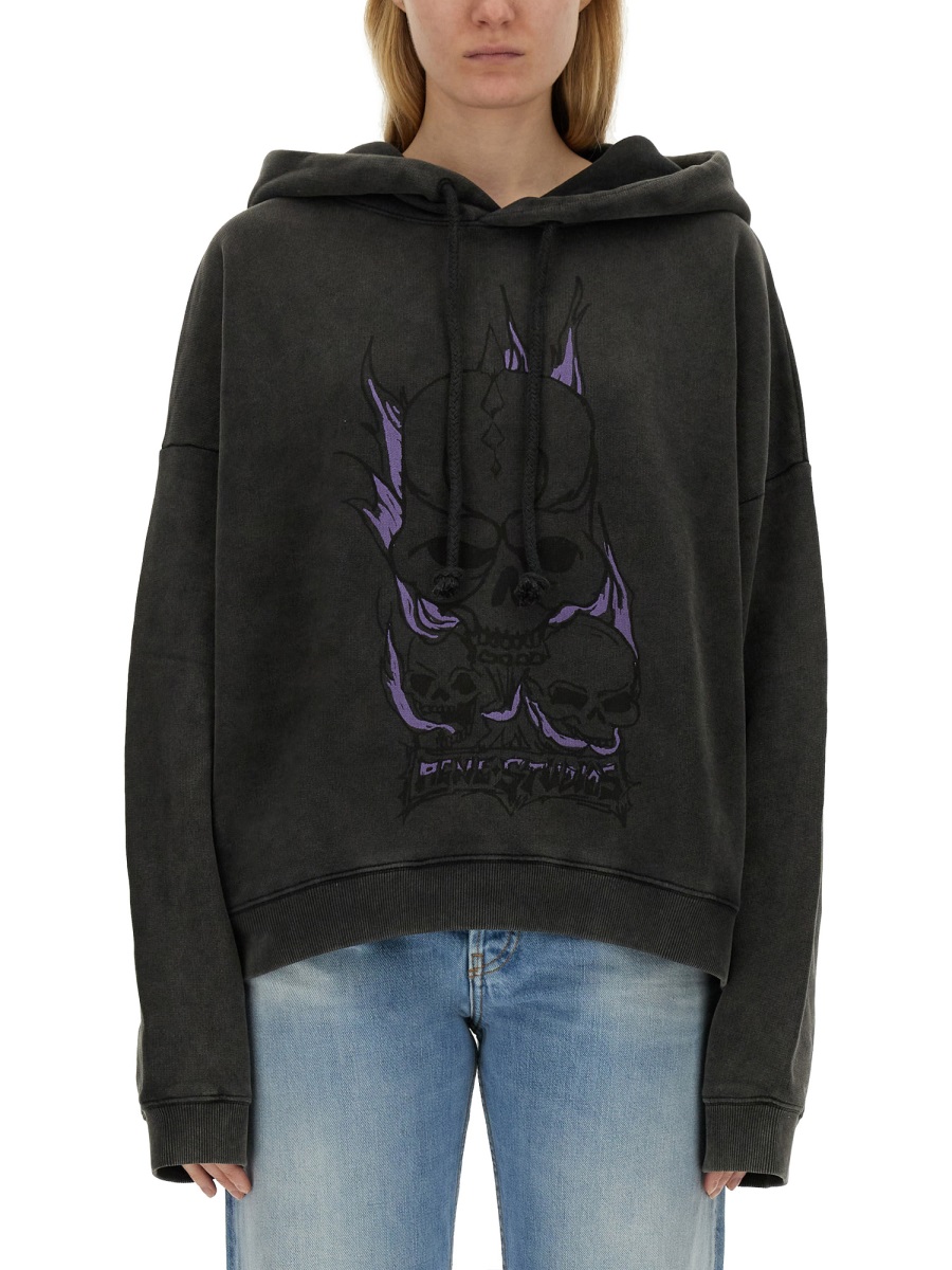 Acne Studios Skull Print Oversized Sweatshirt With Dropped Shoulders Zwart