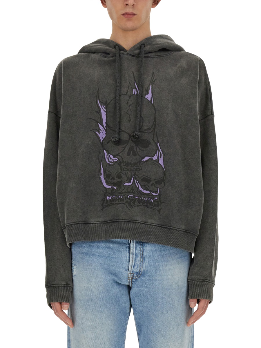 Acne Studios Skull Print Oversized Sweatshirt With Dropped Shoulders Zwart
