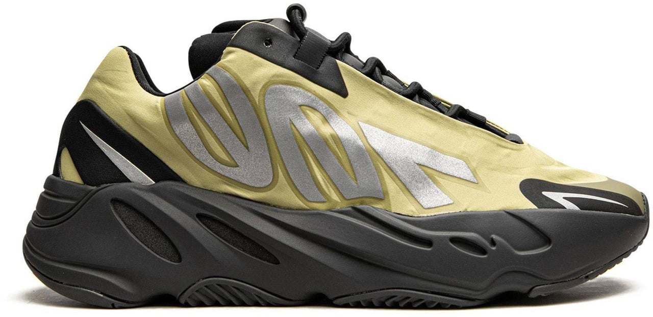 Adidas Adidas Yeezy 700 MNVN Resin Zwart