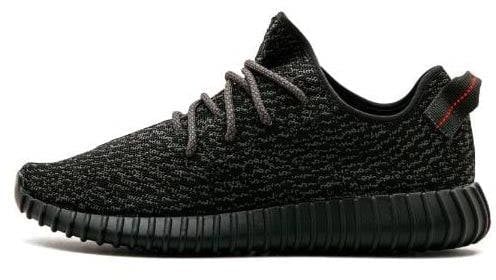 Adidas Adidas Yeezy Boost 350 V1 Pirate Black (2023) Zwart