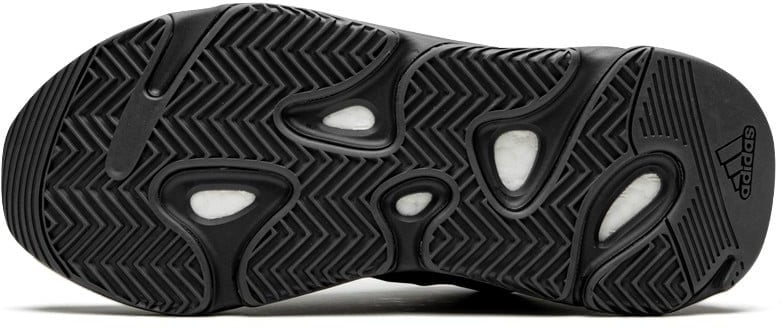 Adidas Yeezy 700 MNVN Triple Black Zwart