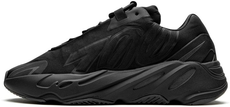 Adidas Yeezy 700 MNVN Triple Black Zwart