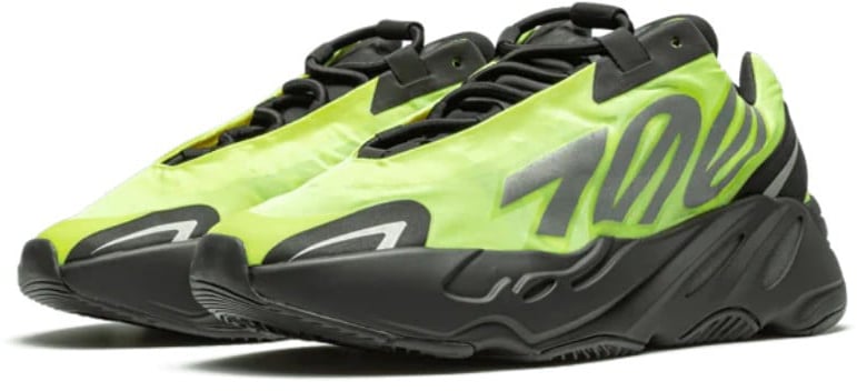 Adidas Yeezy 700 MNVN Phosphor Zwart