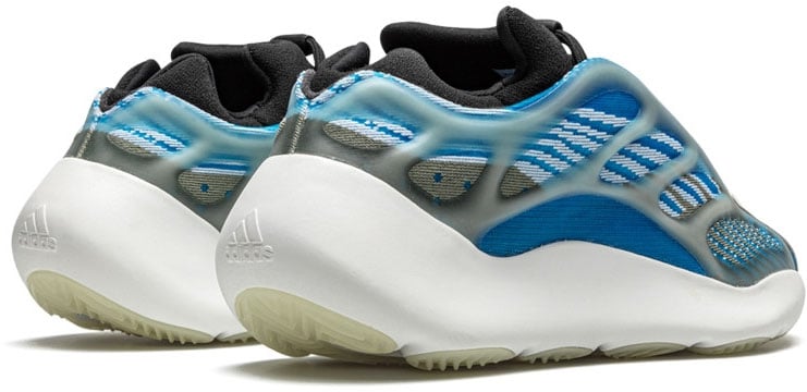 Adidas Yeezy 700 V3 Arzareth Wit