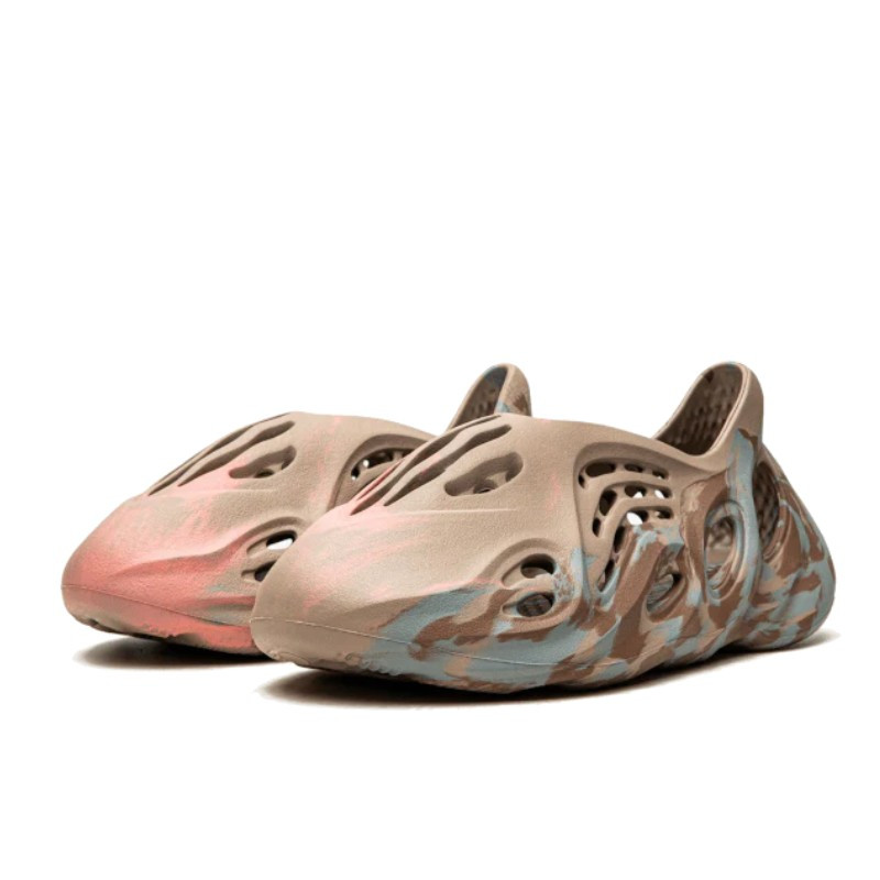 Adidas Yeezy Foam RNNR MX Sand Grey Bruin