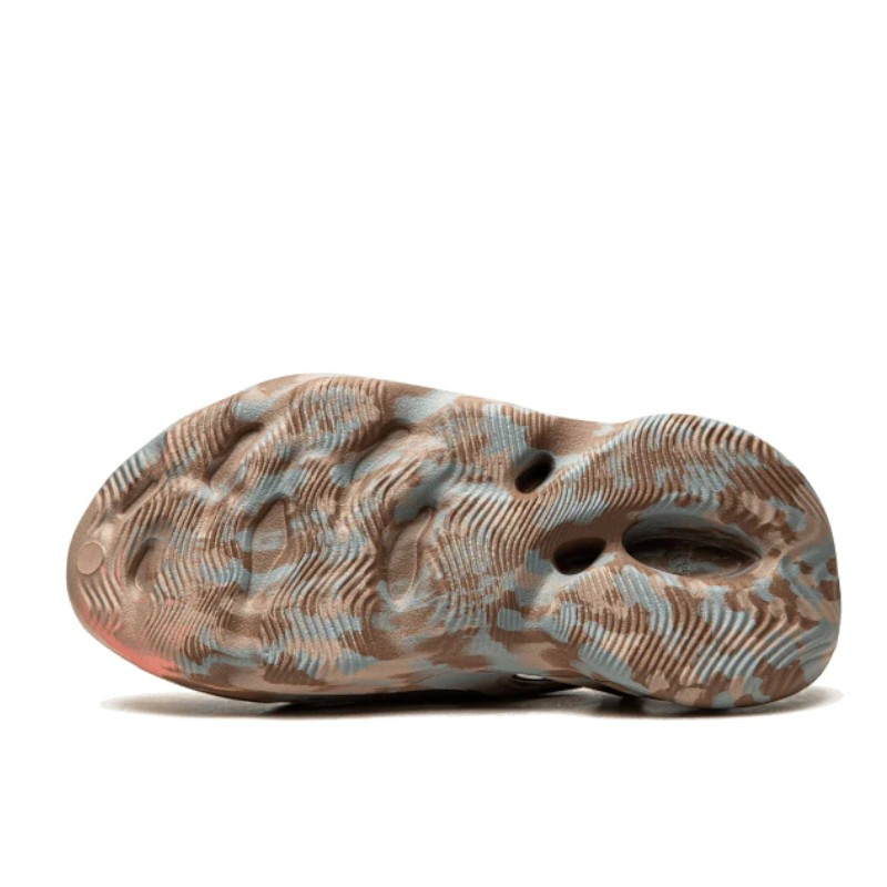 Adidas Yeezy Foam RNNR MX Sand Grey Bruin