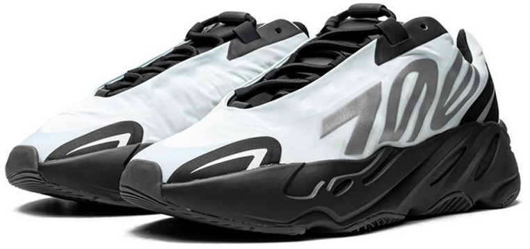 Adidas Yeezy 700 MNVN Blue Tint Zwart