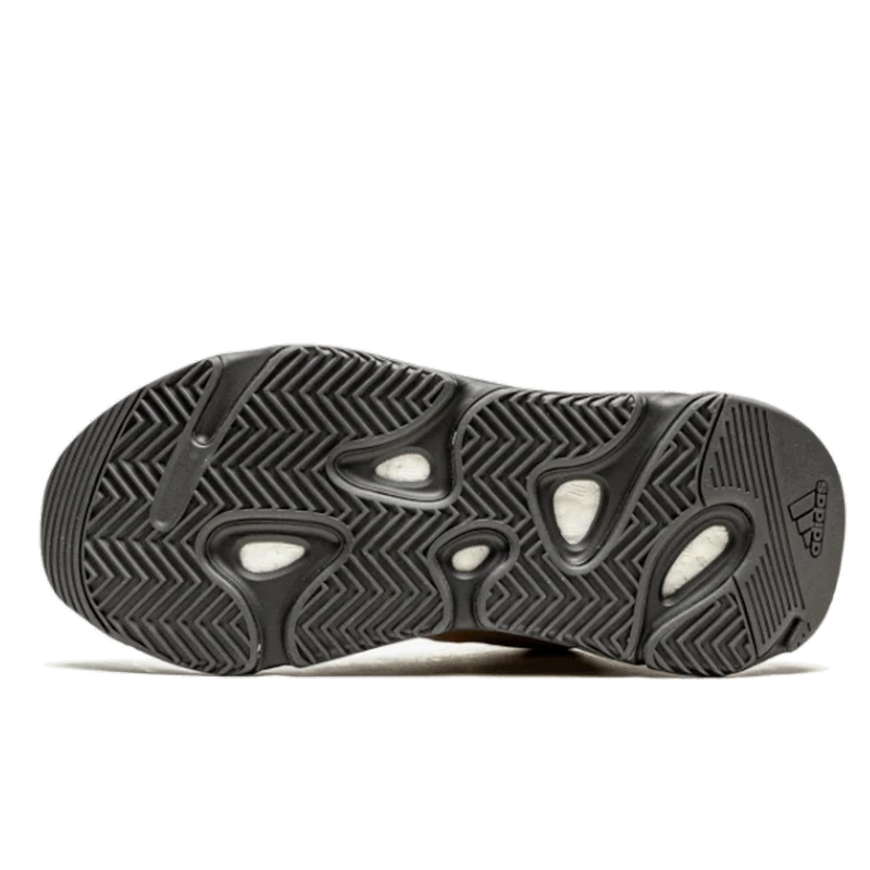 Adidas Yeezy 700 MNVN Honey Flux Zwart