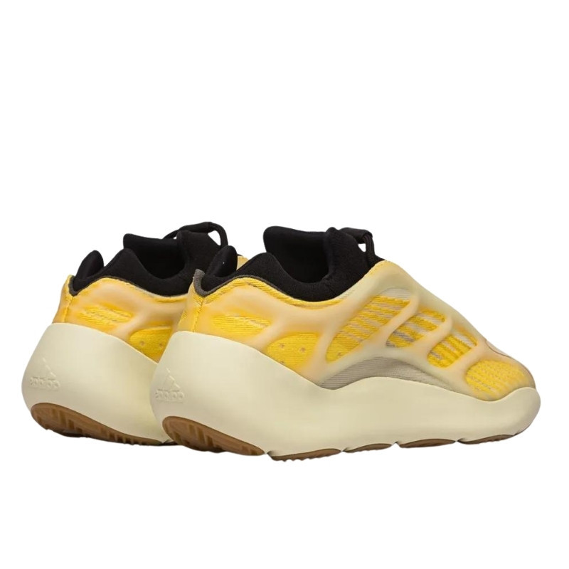 Adidas Yeezy 700 V3 Mono Safflower Geel