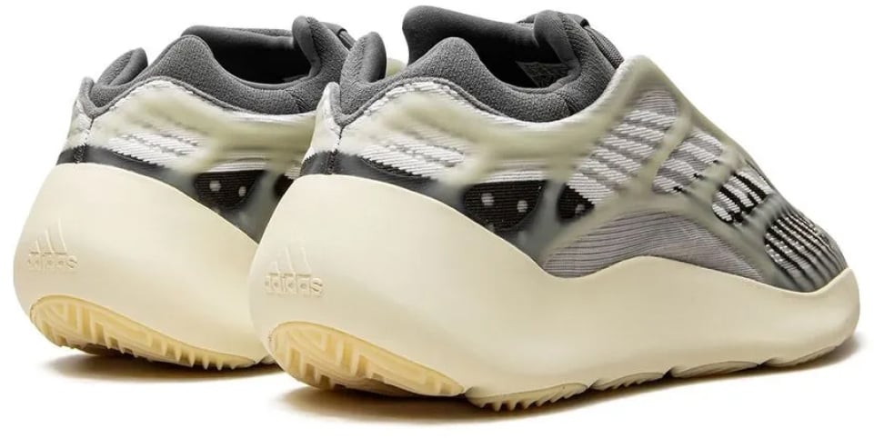 Adidas Yeezy 700 V3 Fade Salt Sneakers Divers