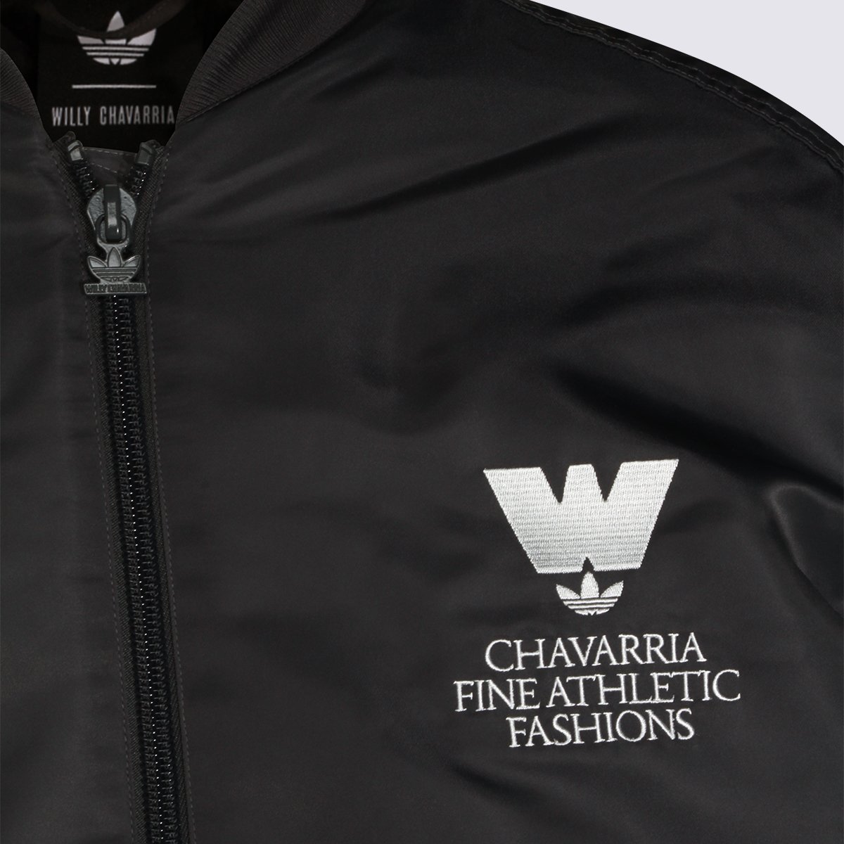 Adidas Satin-Finish Black Jacket With Ribbed Cuffs And Embroidered Detailing Zwart