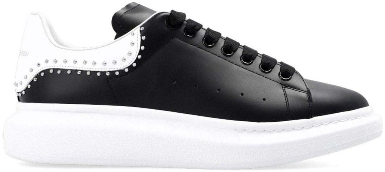 Alexander McQueen Alexander McQueen Studded Oversized Sneakers Zwart