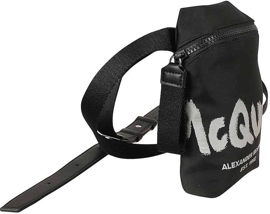 Alexander McQueen Minimalist Black Shoulder Bag with Prominent Logo Zwart