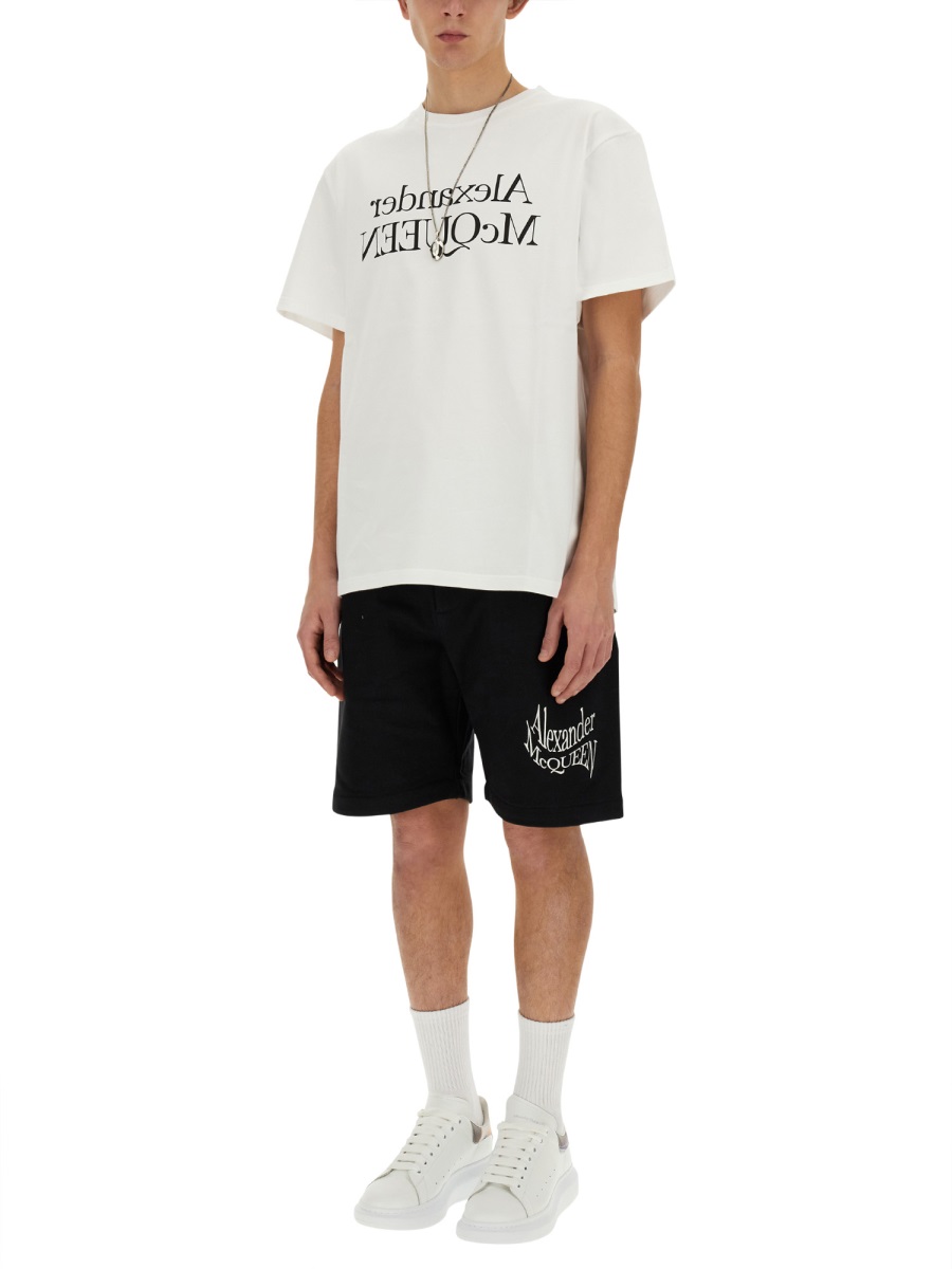 Alexander McQueen T-SHIRT WITH LOGO Wit