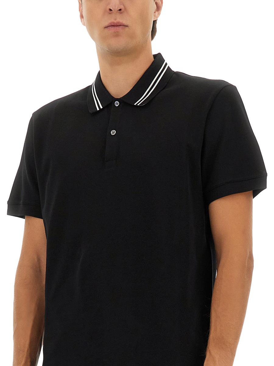Alexander McQueen POLO SHIRT WITH LOGO ON THE COLLAR Zwart