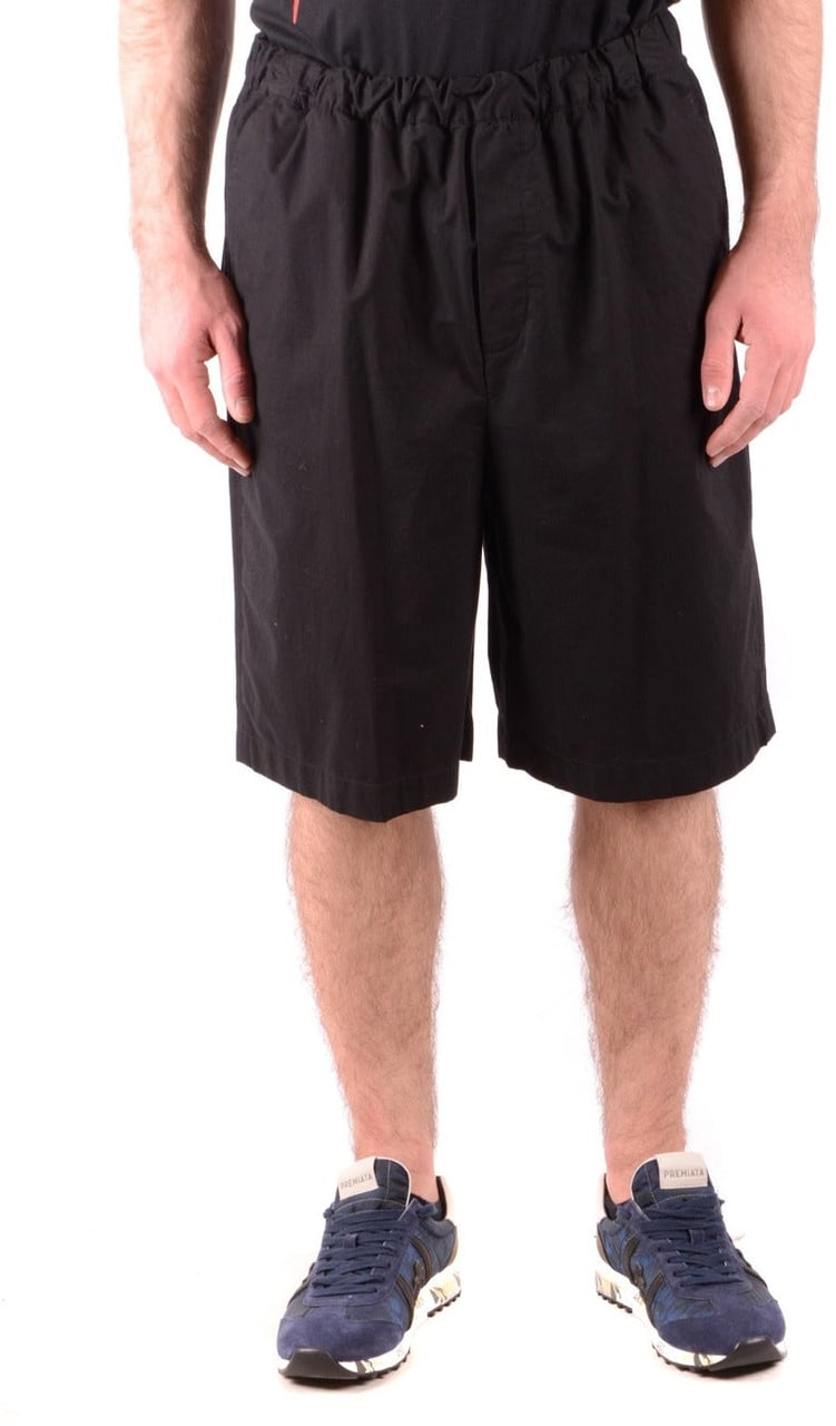 Alexander Mcqueen Men Shorts Zwart