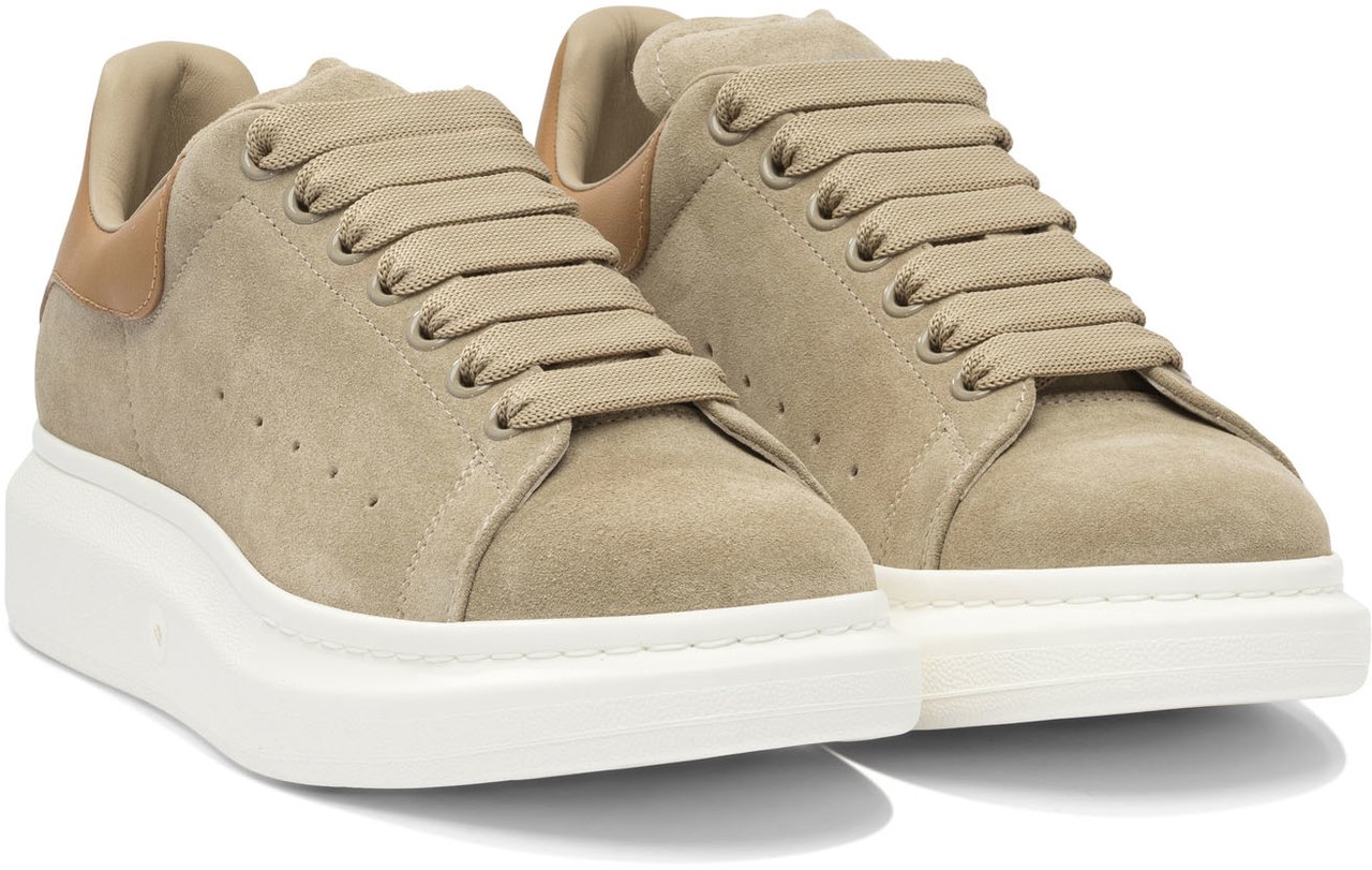 Alexander McQueen LEATHER UPPER AND RUBBER SOLE SNEAKER Beige