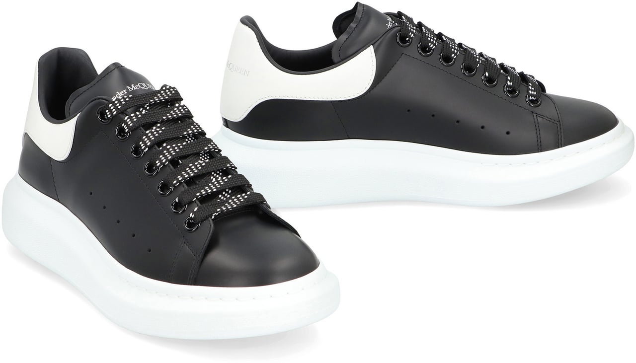 Alexander McQueen Leather chunky sneakers Zwart