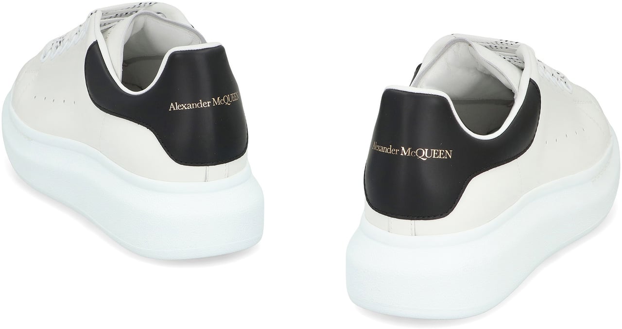 Alexander McQueen Leather chunky sneakers Wit