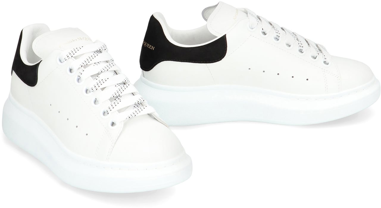 Alexander McQueen Leather chunky sneakers Wit