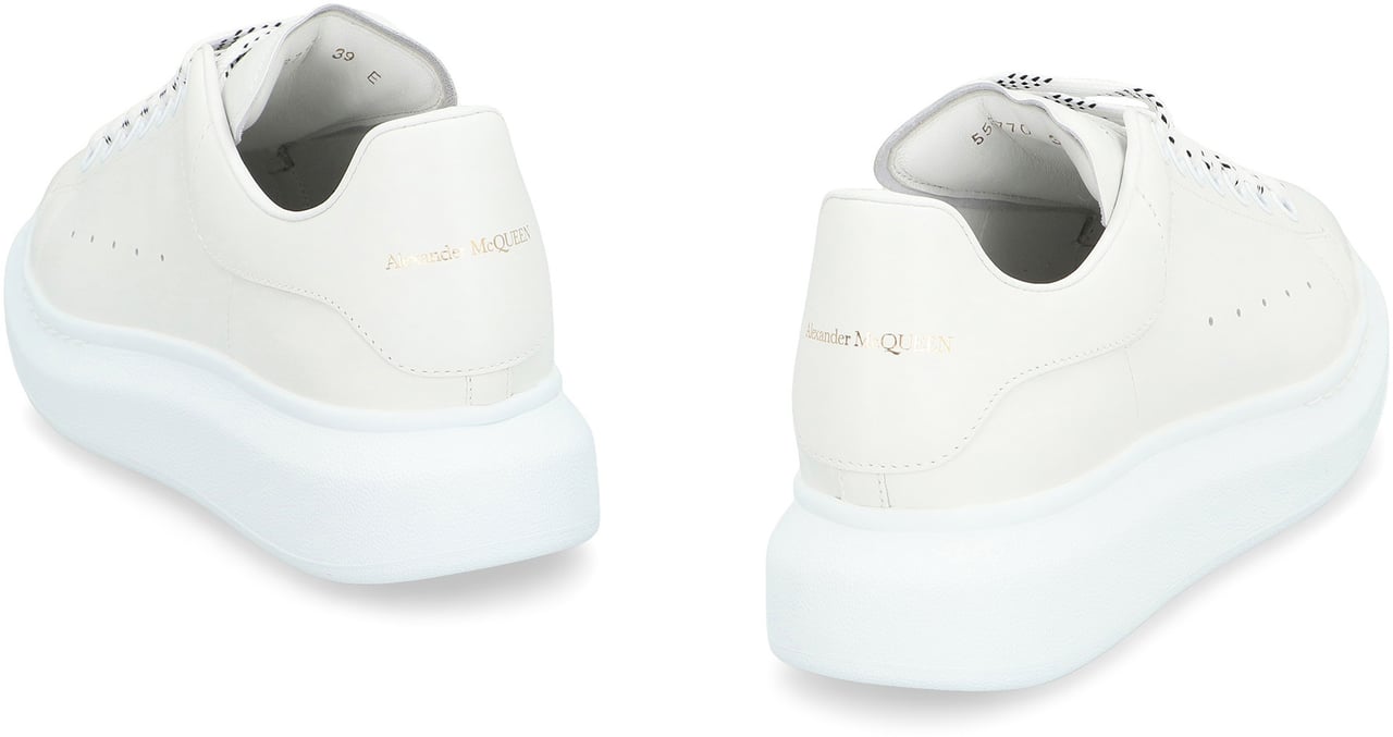 Alexander McQueen Leather chunky sneakers Wit
