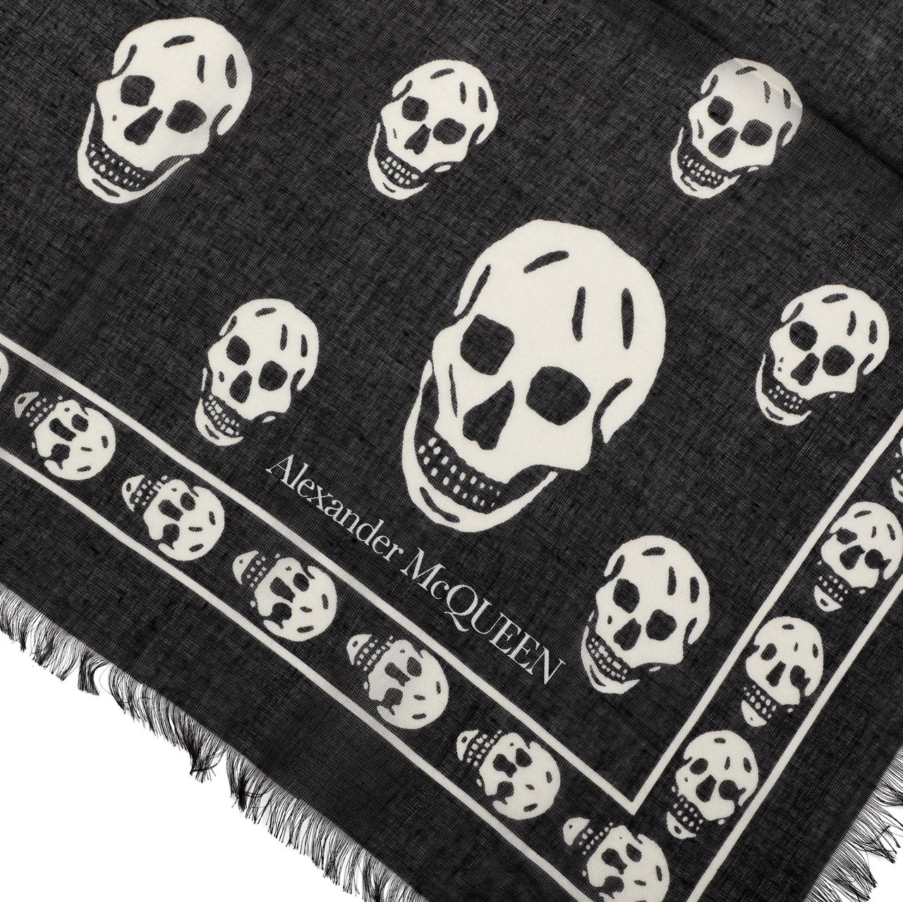 Alexander McQueen Skull Silk Scarf Zwart