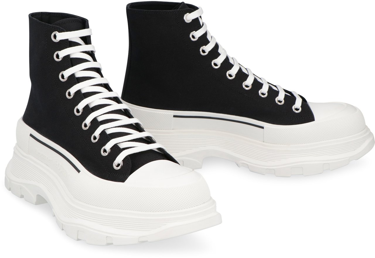 Alexander McQueen Tread Slick lace-up ankle boots Zwart