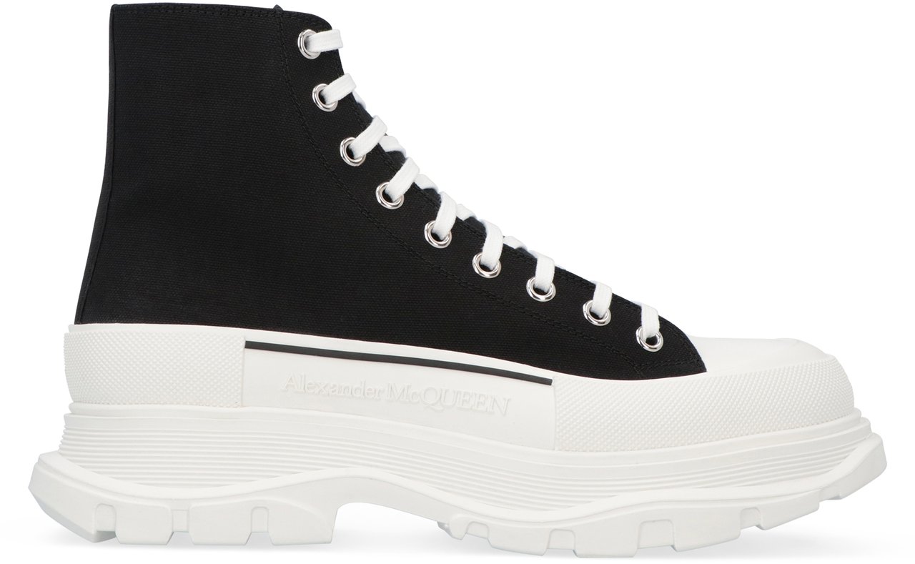 Alexander McQueen Tread Slick lace-up ankle boots Zwart