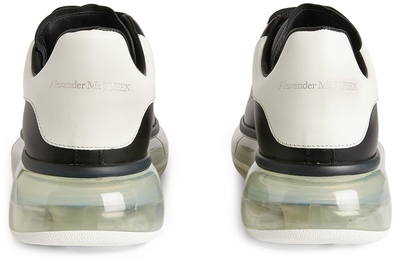Alexander McQueen Alexander McQueen Oversized Sneakers Zwart