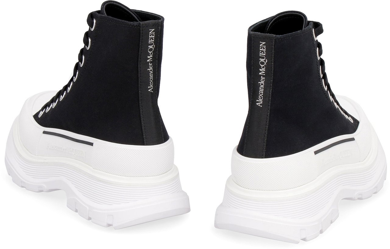 Alexander McQueen Tread Slick lace-up ankle boots Zwart