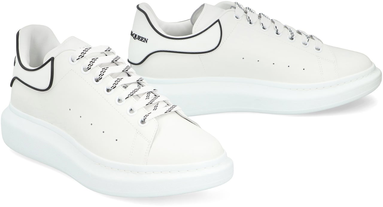 Alexander McQueen Leather chunky sneakers Wit