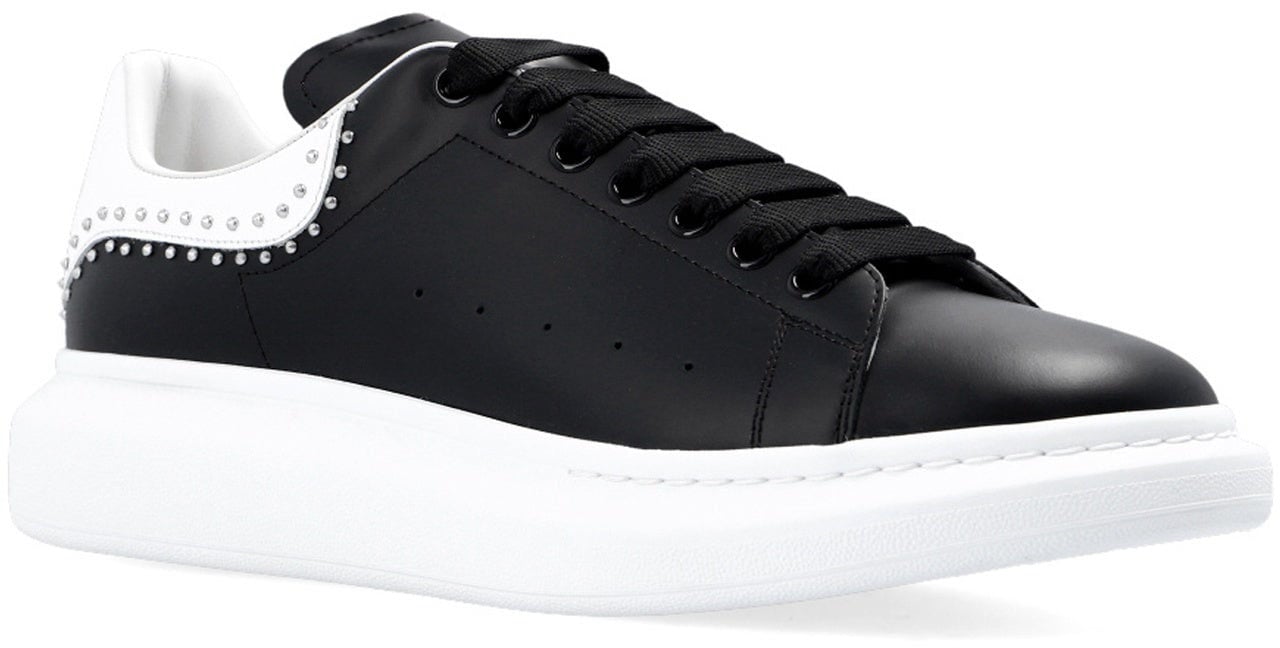 Alexander McQueen Alexander McQueen Studded Oversized Sneakers Zwart