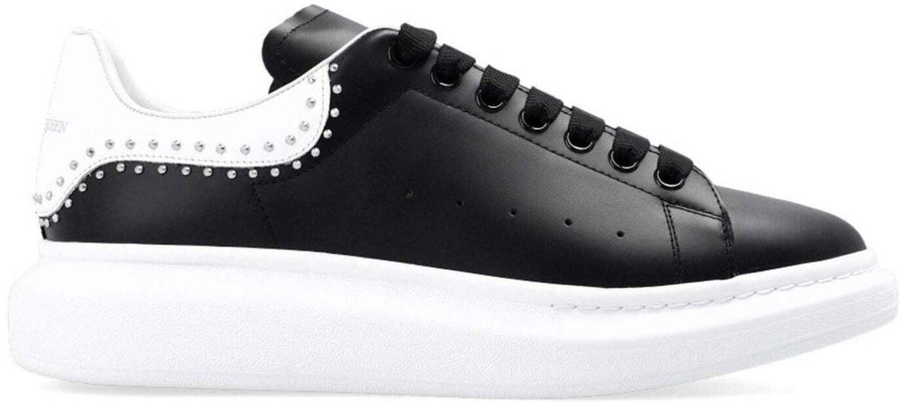 Alexander McQueen Alexander McQueen Studded Oversized Sneakers Zwart