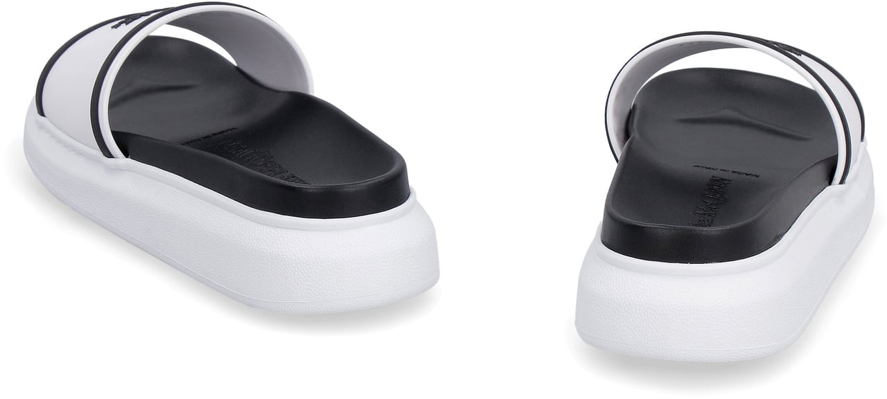 Alexander McQueen Logo detail rubber slides Wit