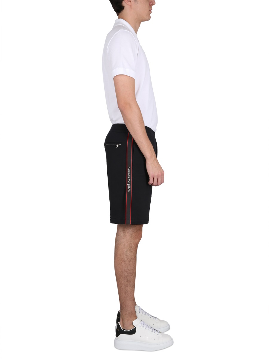 Alexander McQueen Selvedge Logo Band Cotton Bermuda Shorts Zwart