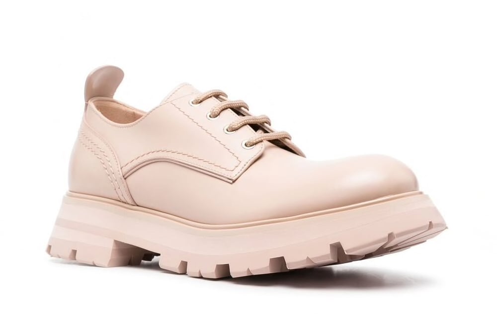 Alexander McQueen Wander Lace-up Shoes Roze