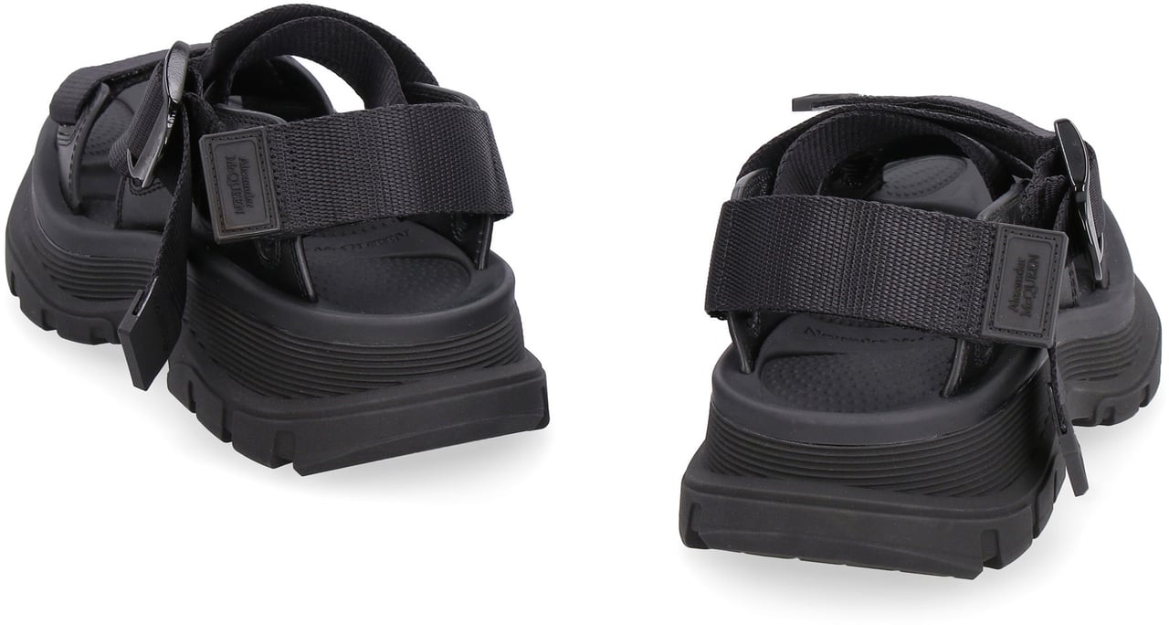 Alexander McQueen Tread flat sandals Zwart