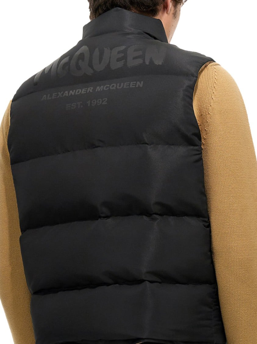 Alexander McQueen Graffiti Logo Print Down Vest Zwart