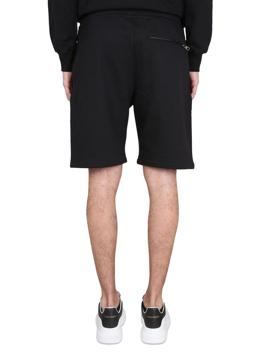 Alexander McQueen Graffiti Logo Cotton Bermuda Shorts Zwart