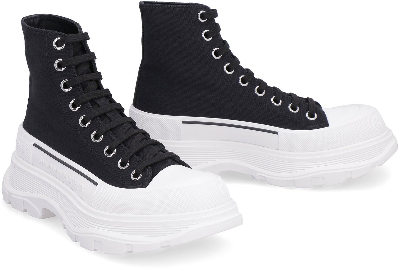 Alexander McQueen Tread Slick lace-up ankle boots Zwart