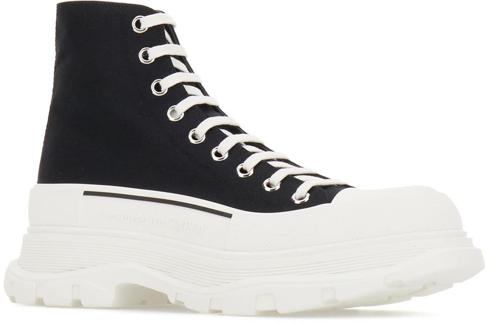 Alexander McQueen Alexander McQueen Black canvas Tread Slick sneakers Zwart