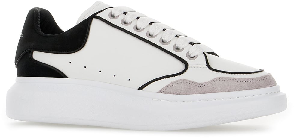 Alexander McQueen Alexander McQueen White leather sneakers with black suede heel Wit