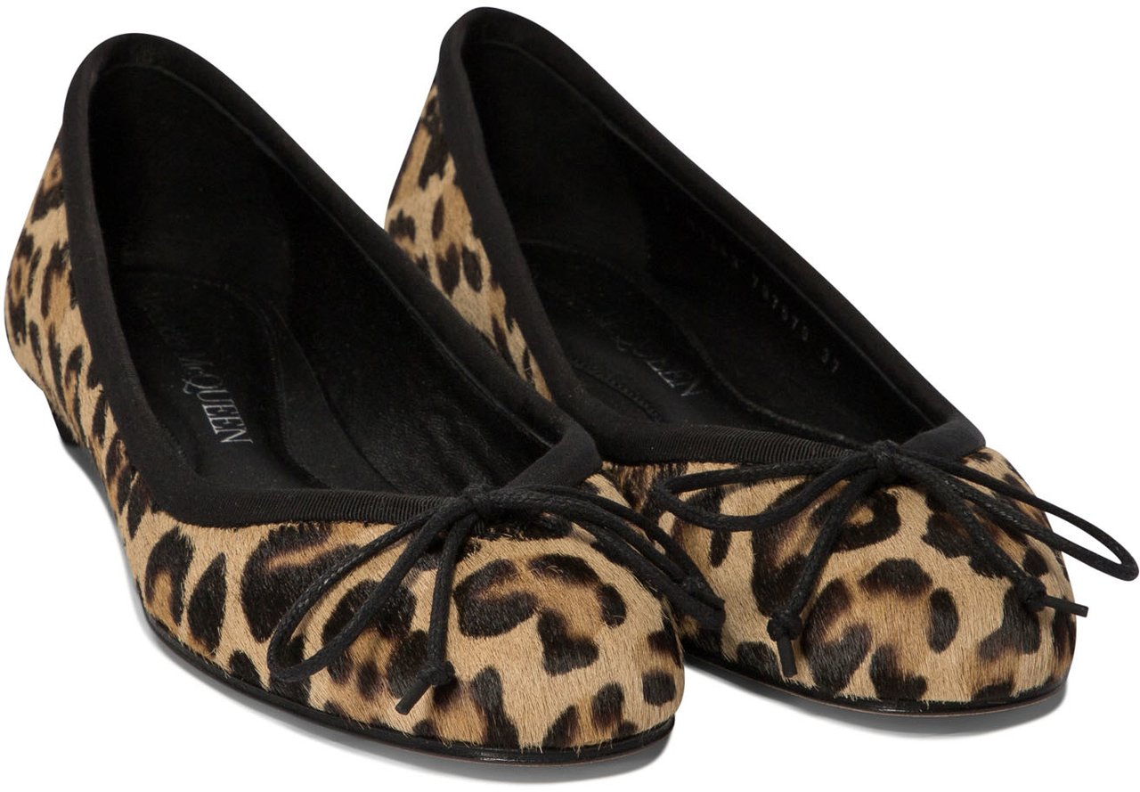 Alexander McQueen "Armadillo" ballet flats Beige