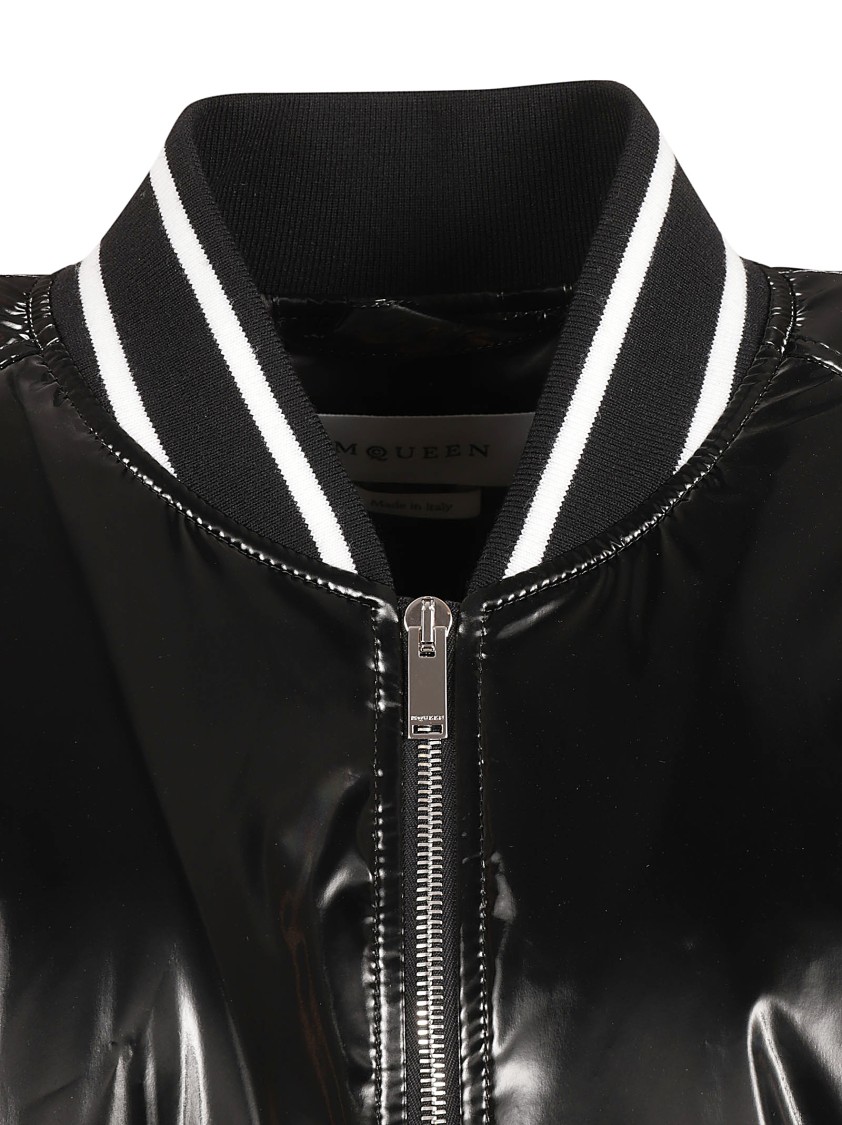 Alexander McQueen Glossy Black Bomber Jacket With Contrasting Stripes Zwart