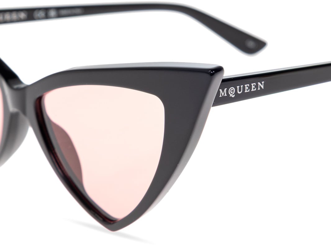 Alexander McQueen Cat-Eye Sunglasses with Bold Angular Design Roze