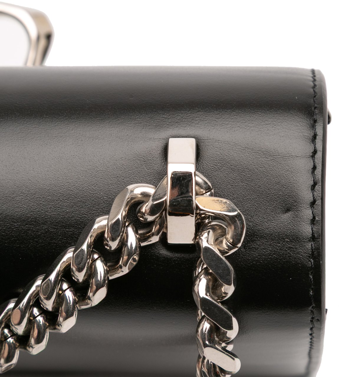 Alexander McQueen Mini Leather Sculptural Four Ring Crossbody Zwart