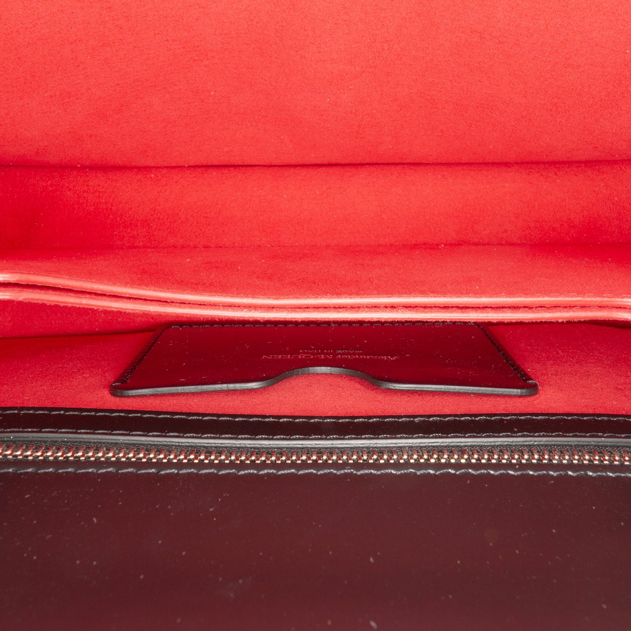 Alexander McQueen Mini Leather Sculptural Four Ring Crossbody Zwart