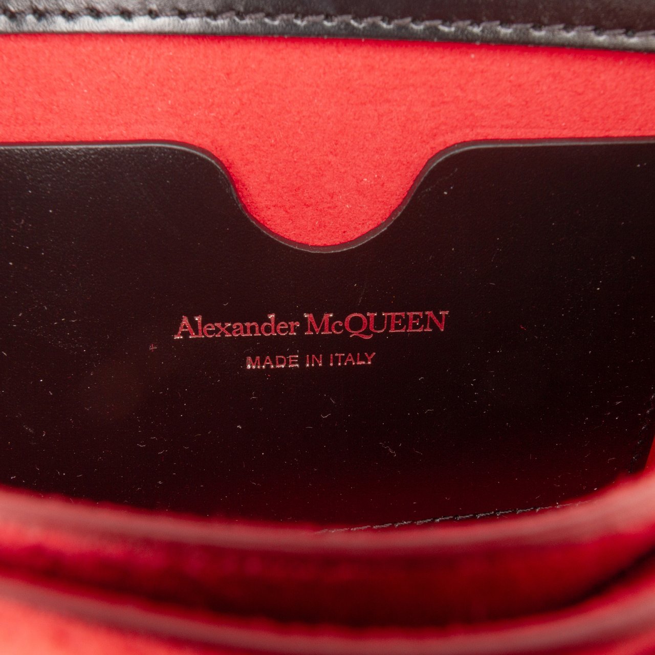 Alexander McQueen Mini Leather Sculptural Four Ring Crossbody Zwart