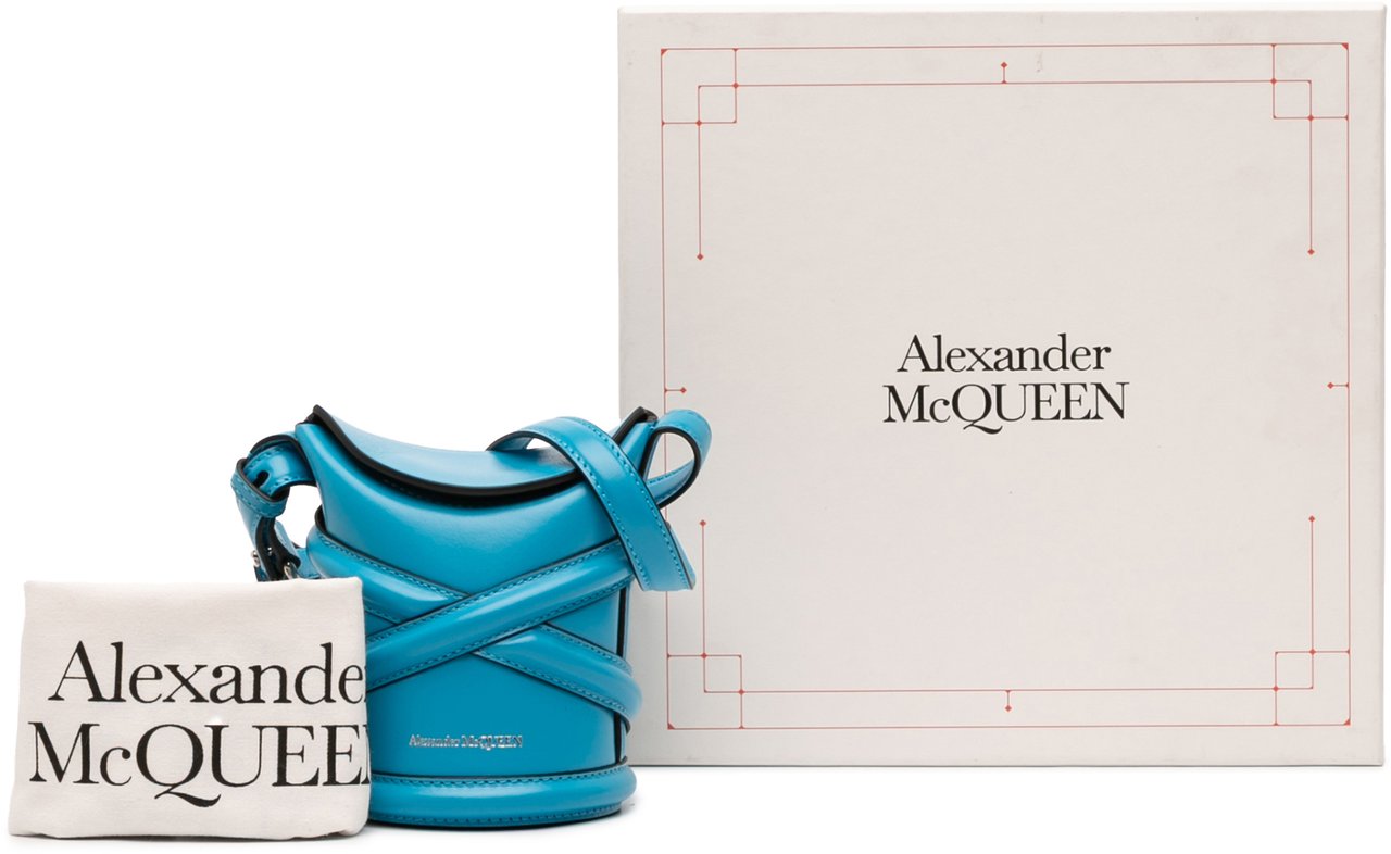 Alexander McQueen Calfskin The Curve Bucket Bag Blauw